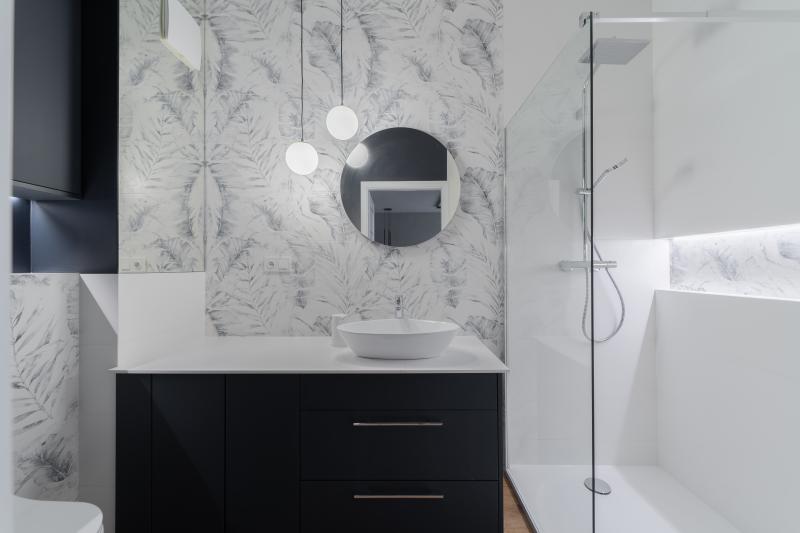Installation d'une salle de bains moderne, quelles tendances privilégier ?