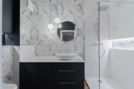 Installation d'une salle de bains moderne, quelles tendances privilégier ?